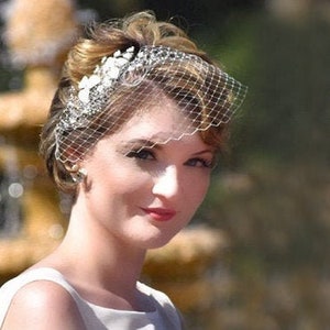 Mini birdcage veil with a headband, Delicate hair clip with netting, Timeless elegance for your most cherished memories with this veil