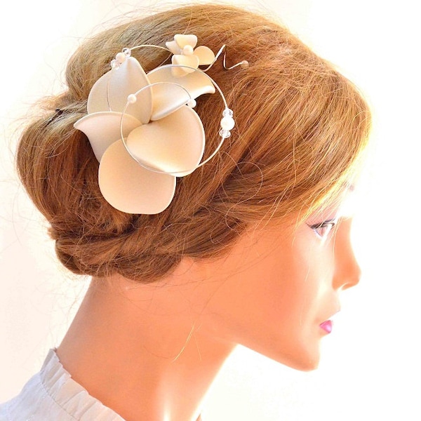 Ivory simple mini orchid fascinator,  Elegant hair decoration, Wedding hair accessory