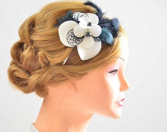 Bridal hair clip in ivory and black Bridal feather clip Wedding headpiece Bridesmaid hair piece Wedding hair accessories