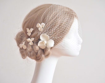 Ivory  birdcage veil  Bridal veil flower pin Flowers with veil Bridal headpiece Head piece  White fascinator Flower headpiece