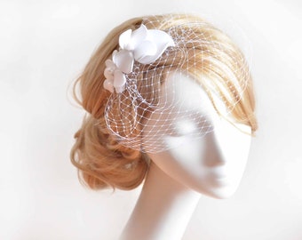 Petite birdcage veil with floral simple headpiece, Simple birdcage veil, Flowers with veil,  Bridal hair clip, Wedding hair accessories