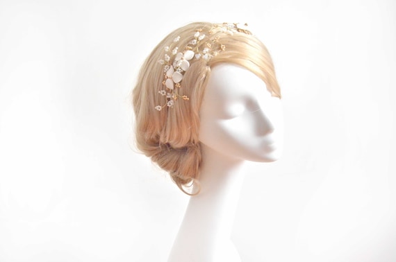 First Communion delicate headband, decorative floral vine, Simple bridal headpiece, Wedding accessories