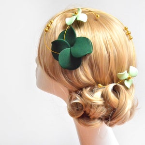 Unique fascinator in dark and light green color, Modern hair decoration, Wedding hair clip, Green fascinator image 1