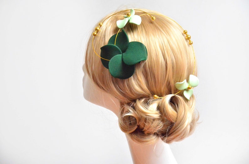 Unique fascinator in dark and light green color, Modern hair decoration, Wedding hair clip, Green fascinator image 1