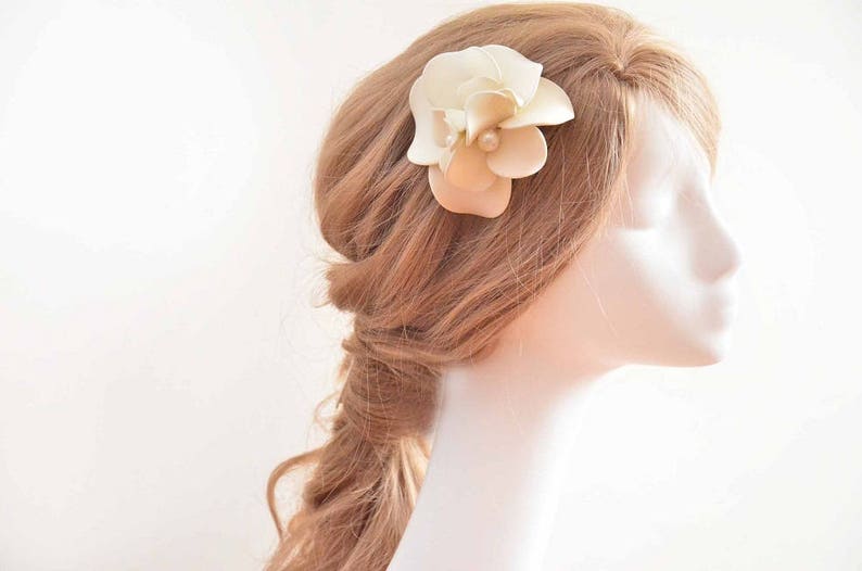 Elfenbein mini Blumen Fascinator mit Perlen, Braut Stirnband mit Blumen, Hochzeit Haarschmuck, Brautjungfer Geschenkidee Bild 9