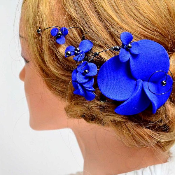 Koningsblauwe haarclip, romantische fascinator, blauw haartoebehoren, bruidsmeisje haarstuk, bruiloft fascinator, bloem haarspeld