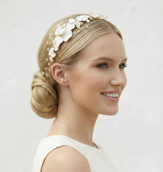 White Flower and Pearl Headband – Handmade Hair Accessory  display picture 2