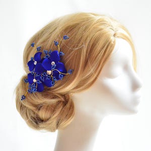 Royal Blue Floral Headpiece with Pearls – Handmade Wedding Hair Clip, Custom Beaded Bridal Accessory