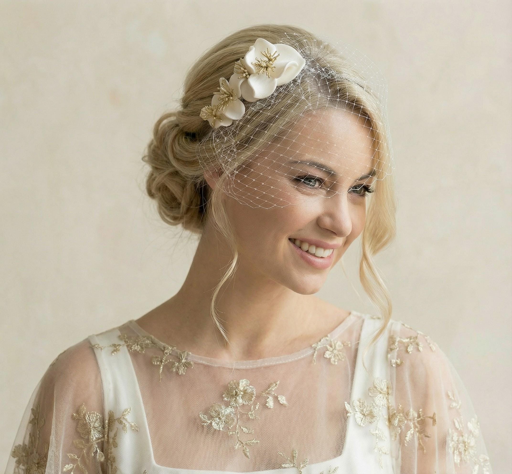 ?Birdcage veil and matching flower clip? New bestsellers of 2026 - wedding veils with floral hair  main image 3