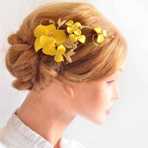 Lemon yellow hair clip with flowers decorated with pearls and gold leaves Wedding hair clip, Bridesmaids accessories, headpiece, Unique clip