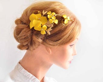 Haarspange in Zitronengelb mit Blumen verziert mit Perlen und Blattgold Hochzeit Haarspange, Brautjungfer Zubehör, Kopfschmuck