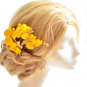 Lemon Yellow and Gold Floral Hair Clip – Wedding Hair Accessory, Summer Bridesmaid Clip, Elegant Handmade Flower Headpiece