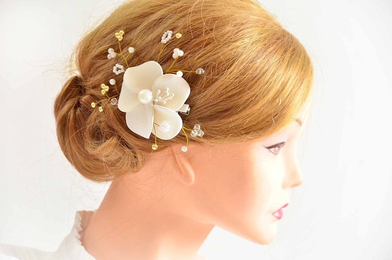 Wedding hair flower Bridal hair falower Ivory hair flower Mini fascinator Bridal hair clip Bridal hair clip White fascinator