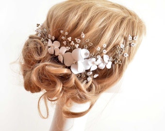 First Communion hair piece, Hair vine bridal, Headpiece for a bride, White headpiece decorated with beads and crystals, Bridesmaids