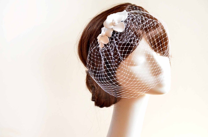 Petite birdcage veil with floral simple headpiece, Simple birdcage veil, Flowers with veil, Bridal hair clip, Wedding hair accessories image 5