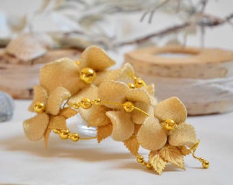 Gold Floral Hair Clip – Elegant Handmade Wedding Hair Accessory, Summer Flower Headpiece, Bridesmaid Hair Clip