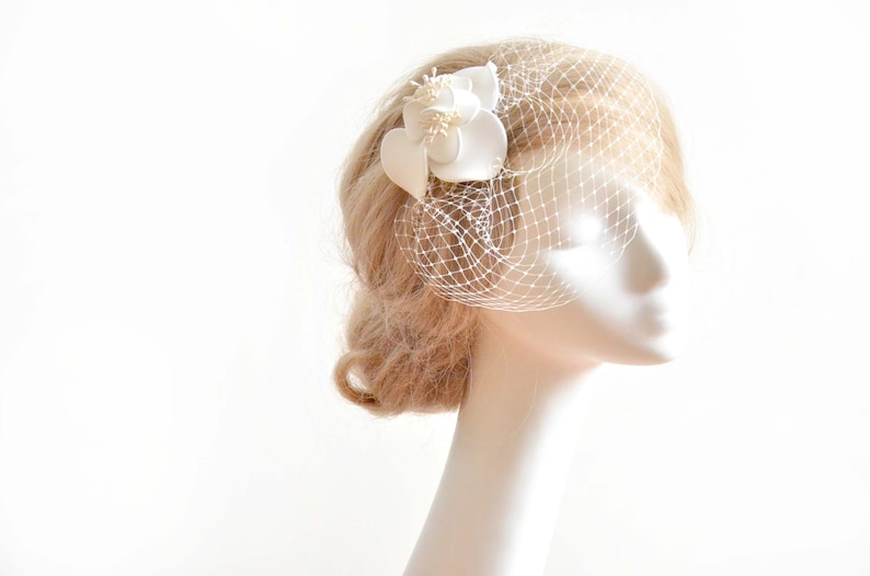 Mini simple white or ivory fascinator with birdcage veil, Unique bridal birdcage veil, Headpiece with netting, Wedding hair decoration image 4
