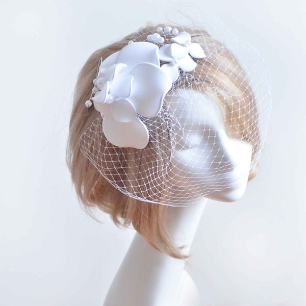 Large white fascinator with birdcage veil, Wedding hair decoration with netting,