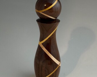 Pepper mill #203 - Walnut with ribbons