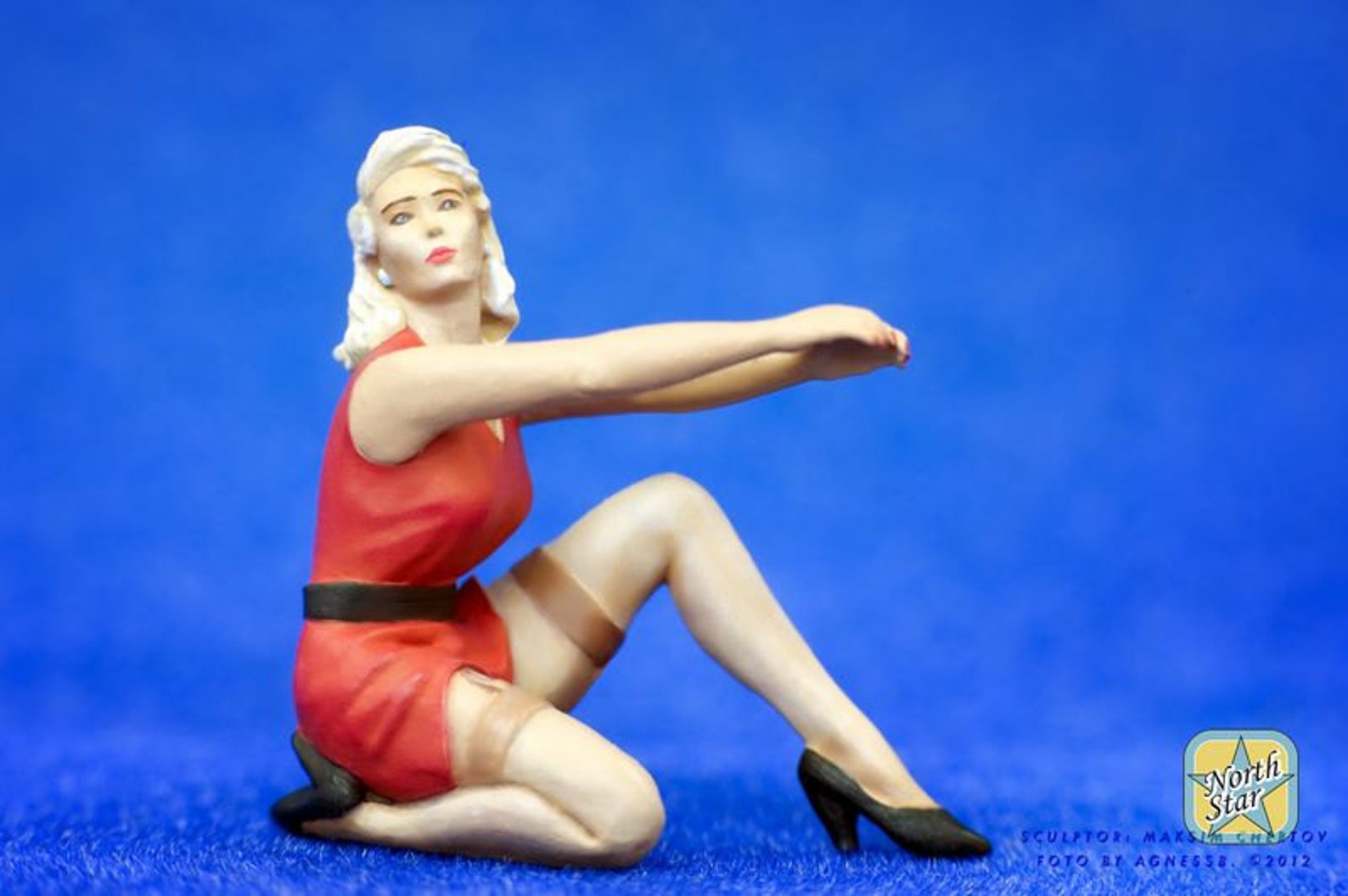 handpainted-pin-up-girl-figure-for-1-43-scale-die-cast-models-etsy