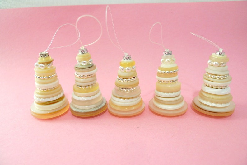 1 Handmade Stacked Button WEDDING CAKE FAVOR Charm Bridal Shower Ornament White & Silver/Gold image 2