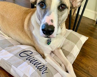 Plaid Gingham Check dog bed cover // Personalized Buffalo Check pet bed cover // Farmhouse dog duvet // small and large dog bed