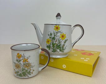 Vintage Floral T-Pot and Floral Mug