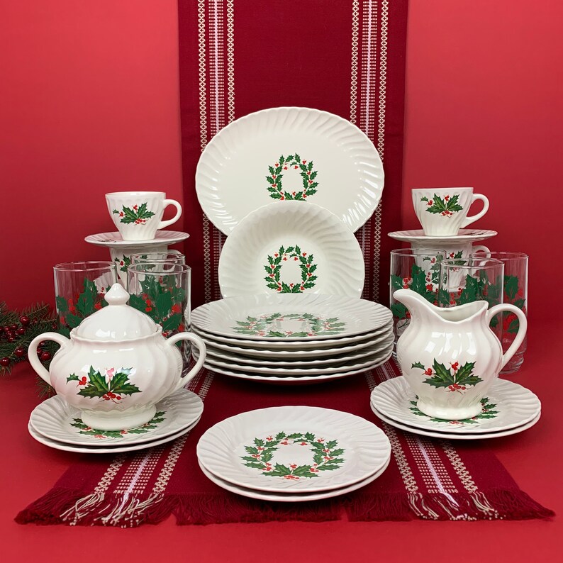 Scio Christmas HOLLY Set Of THREE Cup And Saucer Sets Drinkware Tea