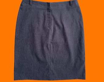 Falda ajustada minimalista gris estilo años 2000, color gris, para oficina, marca Y2K. Talla 3/4 Express.