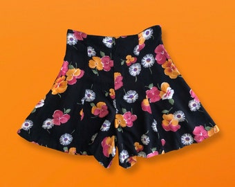 90's vintage black floral print high waisted culotte wide leg shorts mini skirt Size 3/4 esprit