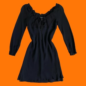 00&#39;s vintage black sheer long sleeve 100% silk peasant milkmaid y2k dress Size 5/6 express