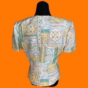 Blusa vintage anni '80-'90 in seta 100% con motivo paisley floreale, taglia 8, adrianna papell immagine 3