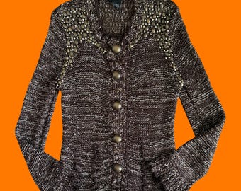 Suéter cárdigan bohemio Y2K de punto a crochet marrón vintage de los años 2000 con adornos dorados, talla grande, de BCBG Max Azria