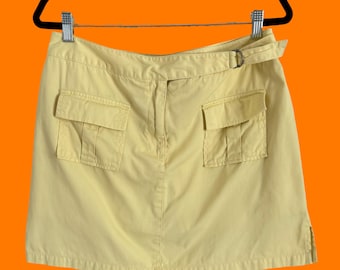 Falda pantalón mini estilo años 2000, color amarillo bebé, 100% algodón, talla 10.