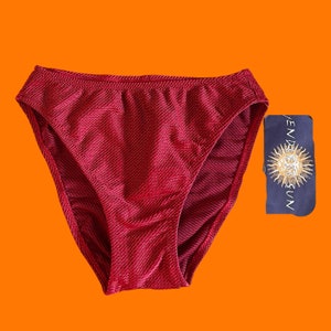90&#39;s vintage deep red textured high waisted hi cut high leg bikini bottoms SMALL endless sun *deadstock*