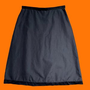90&#39;s 00&#39;s vintage black silk blend knee length chiffon trim y2k skirt Size 38 gucci
