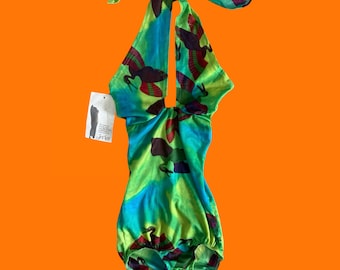 Traje de baño estilo años 70 con estampado de pájaros y escote pronunciado tipo halter. Talla 6. *Nuevo, sin usar*.