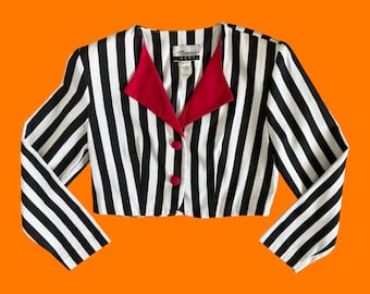 Blazer corto maximalista a rayas estilo años 80, marca Beetlejuice. Talla 10. Marnie West.