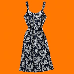 90&#39;s vintage black and cream silky satin 100% polyester floral print sleeveless maxi slip dress LARGE jones new york