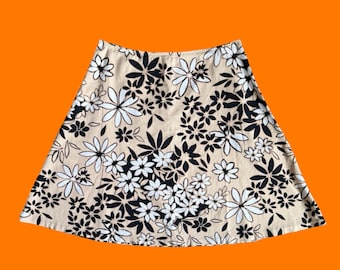 90-00-tals vintage neutral blommig y2k-kjol S/M necessary objects