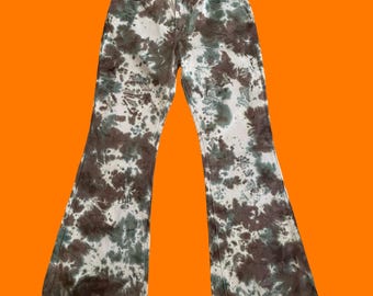 00's vintage tie dye camo y2k flared jeans Size 9 bongo