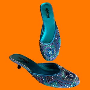 00&#39;s vintage groovy boho beaded paisley floral beaded y2k kitten heels US Size 7.5