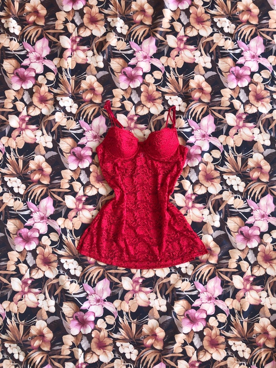 90's vintage red lace cupped baby doll negligee li
