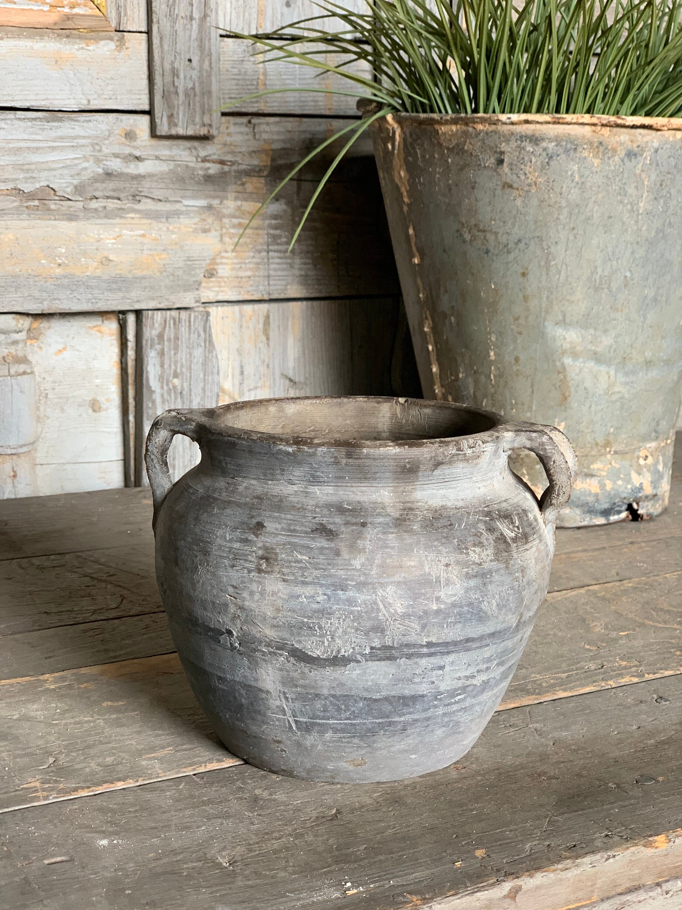 Medium Vintage Black Grey Pot {G} (Free Shipping)