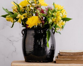 Vintage Glossy Black Oil Pot (Free Shipping)