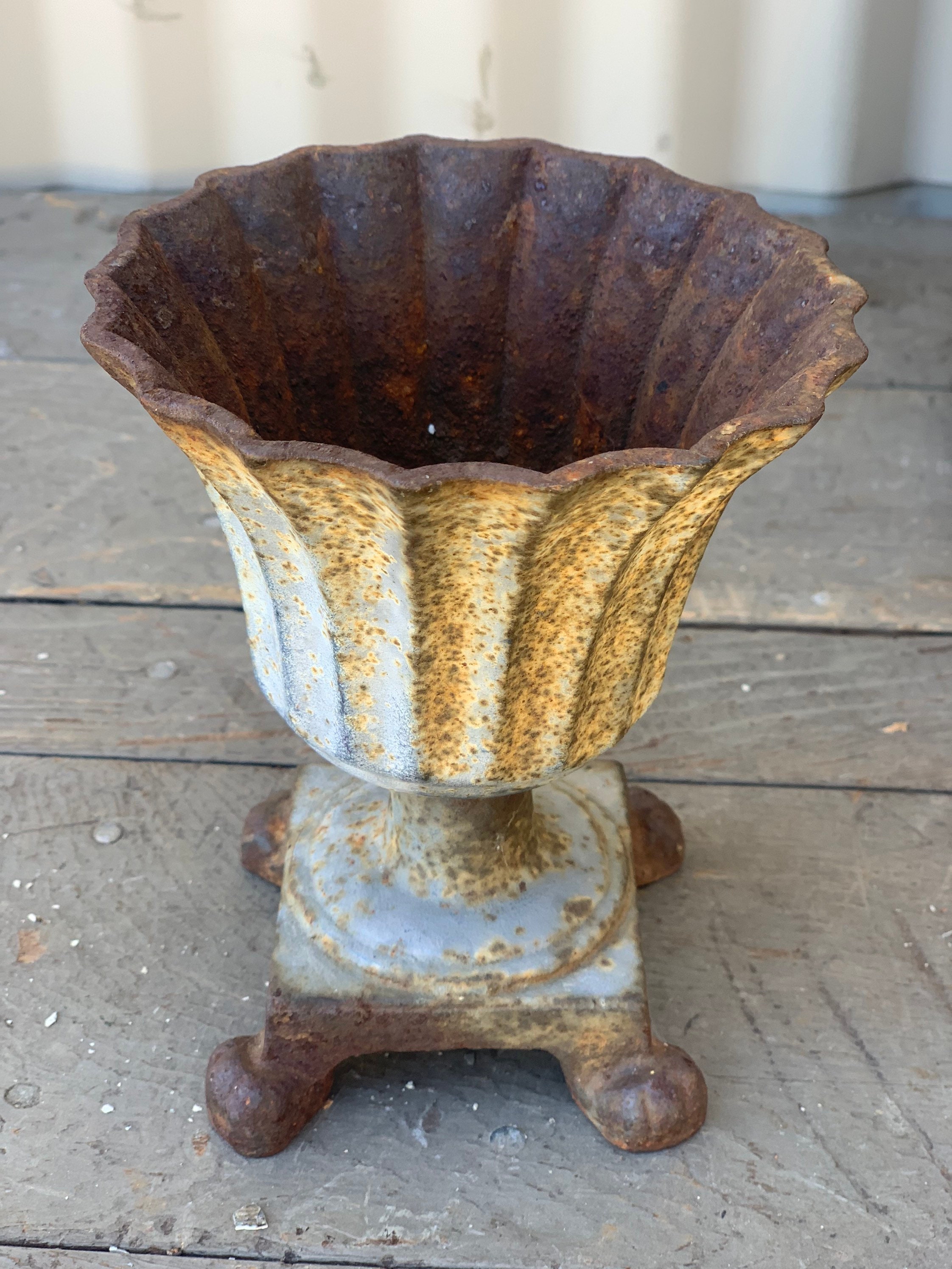Antique Cast Iron Urn Planter (Free Shipping)