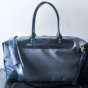 weekend bag, shoulder bag, handmade canvas leather bag, message bag, duffel bag, travel bag - Waxed canvas and leather - Handmade - Grey