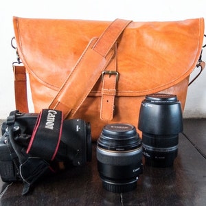 Sac pour appareil photo reflex numérique en cuir unisexe avec insert pour appareil photo et bandoulière, sac messager, doublure en toile solide, cadeau pour lui de couleur beige