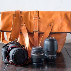 Dslr Fold Over Camera Bag with Insert - genuine Leather Messenger - sac sac-sac - Cuir avec doublure en toile - fermeture éclair et boucle de sangle UNiSEX
