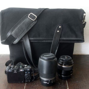 Sac pour appareil photo reflex numérique avec insert, pliage, sac messager en toile cirée, fourre-tout, toile cirée avec détails en cuir, unisexe, couleur noire Large